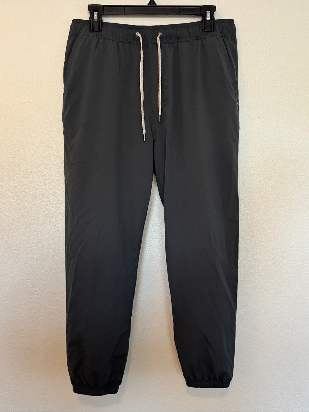 Vuori Kore Jogger Lined Charcoal Gray Performance Pants Men’s M - Picture 2 of 7